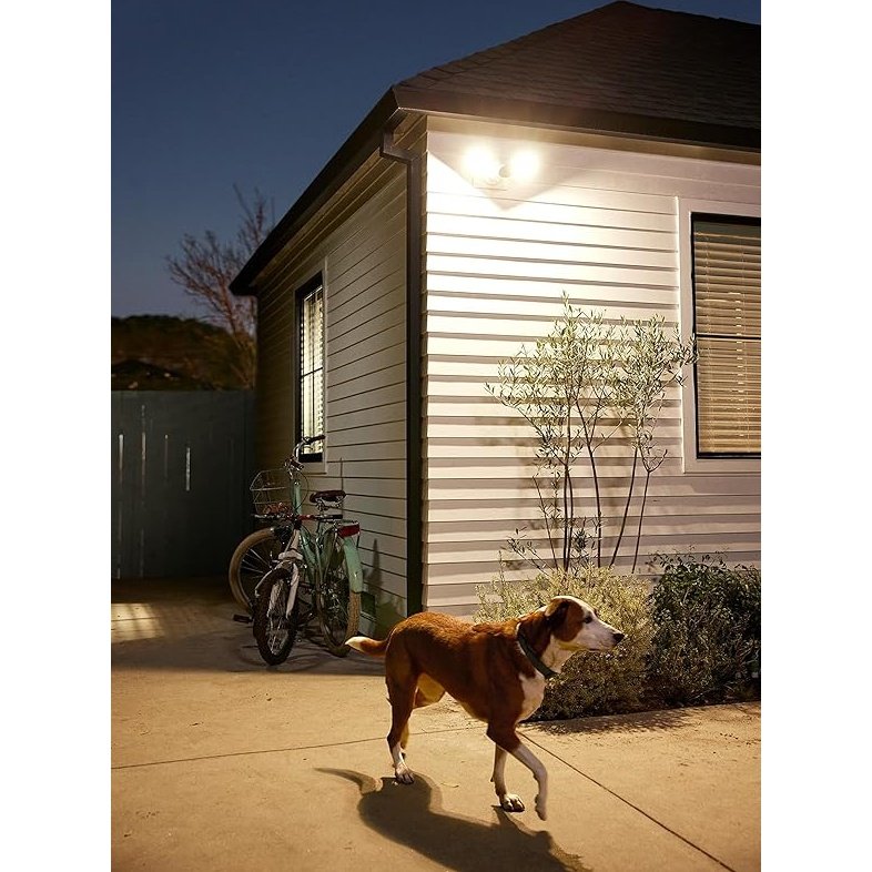 Google Nest Cam with Floodlight - Outdoor Camera - Floodlight Security Camera - Wired